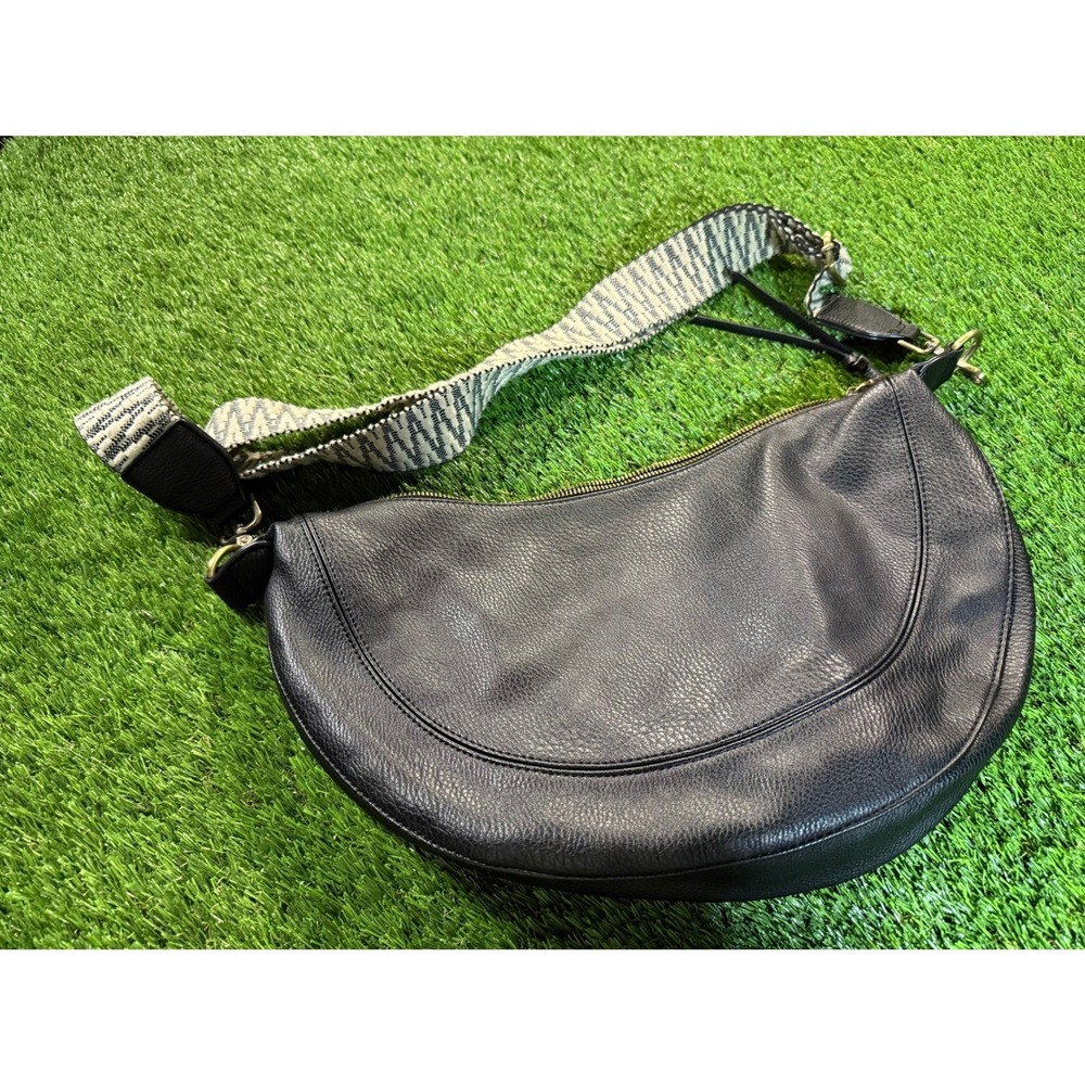 Urban Originals Anthropologie Black Leather Crescent Shoulder Bag - Picture 5 of 6